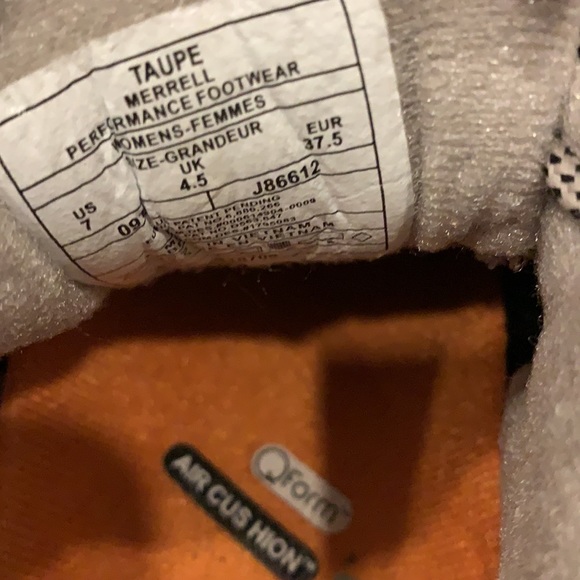 MERRELL - Women’s Moab Ventilator Hiking Shoes - Taupe - Picture 6 of 9